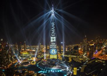 أغنية Skyfall تثري عروض Light Up المذهلة على واجهة "برج خليفة"